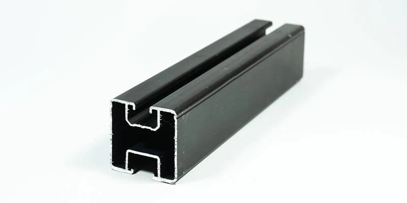 Montageprofil schwarz 2,4m